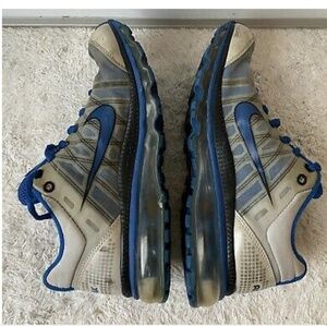 Nike Air Max 2009 Gradeschool Size 6.5 y Blue shoe